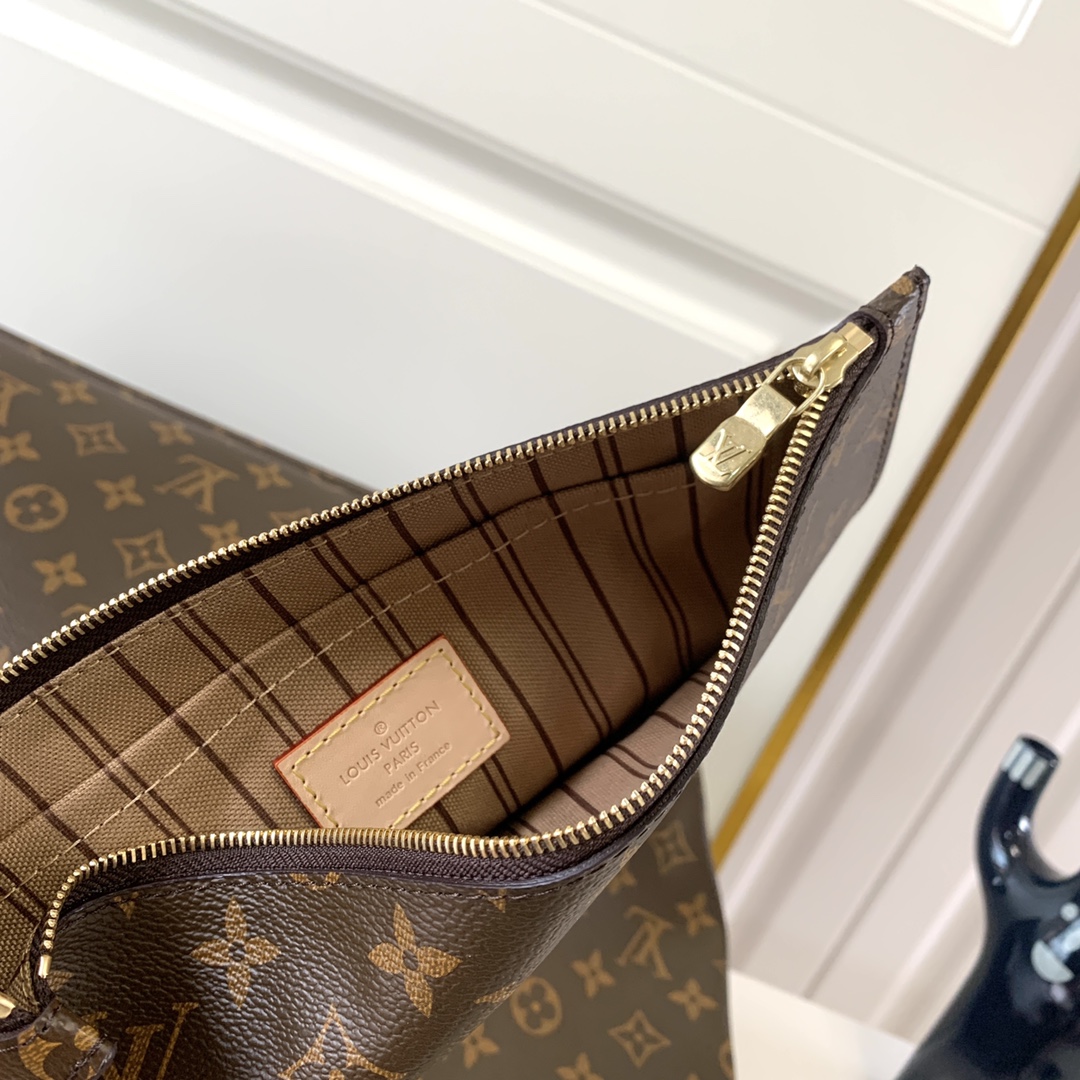 Louis Vuitton Shopping Bags